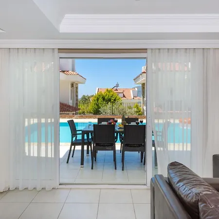 Yasam Park Rena Villalari Oeluedeniz *